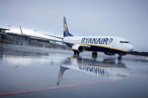 Lipcowe loty Ryanaira mniej punktualne
