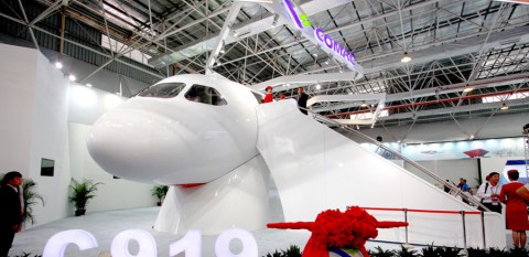 Chińczycy chcą zdetronizować Airbusa i Boeinga. Pracują nad nową maszyną!