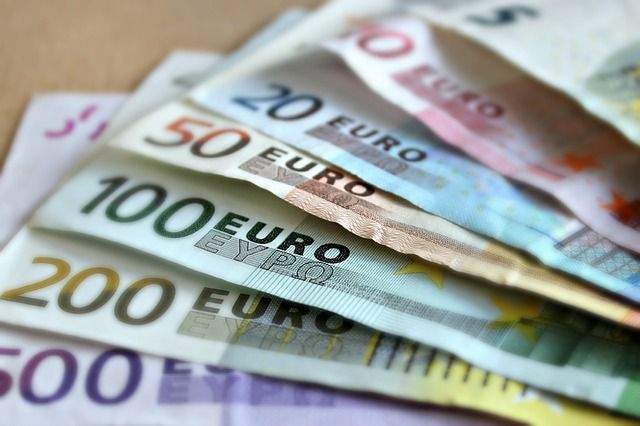 MSZ radzi: zabierz dodatkową gotówkę do Grecji