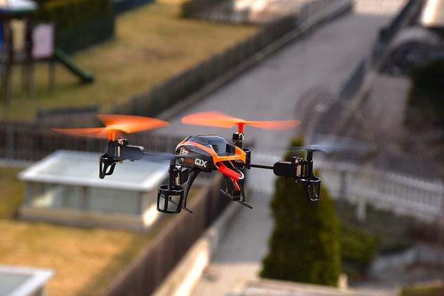 Nowy Jork: dron wymusił zmianę kursu samolotu