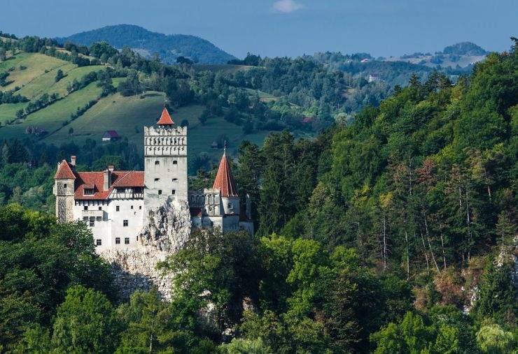 b2ap3_thumbnail_Castle-of-Bran-Rumunia-shutterstock_114267820_small_20150701-143829_1.jpg