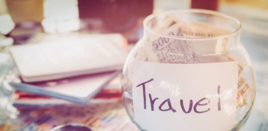 pieniądze na podróże w słoiku Travel Savings