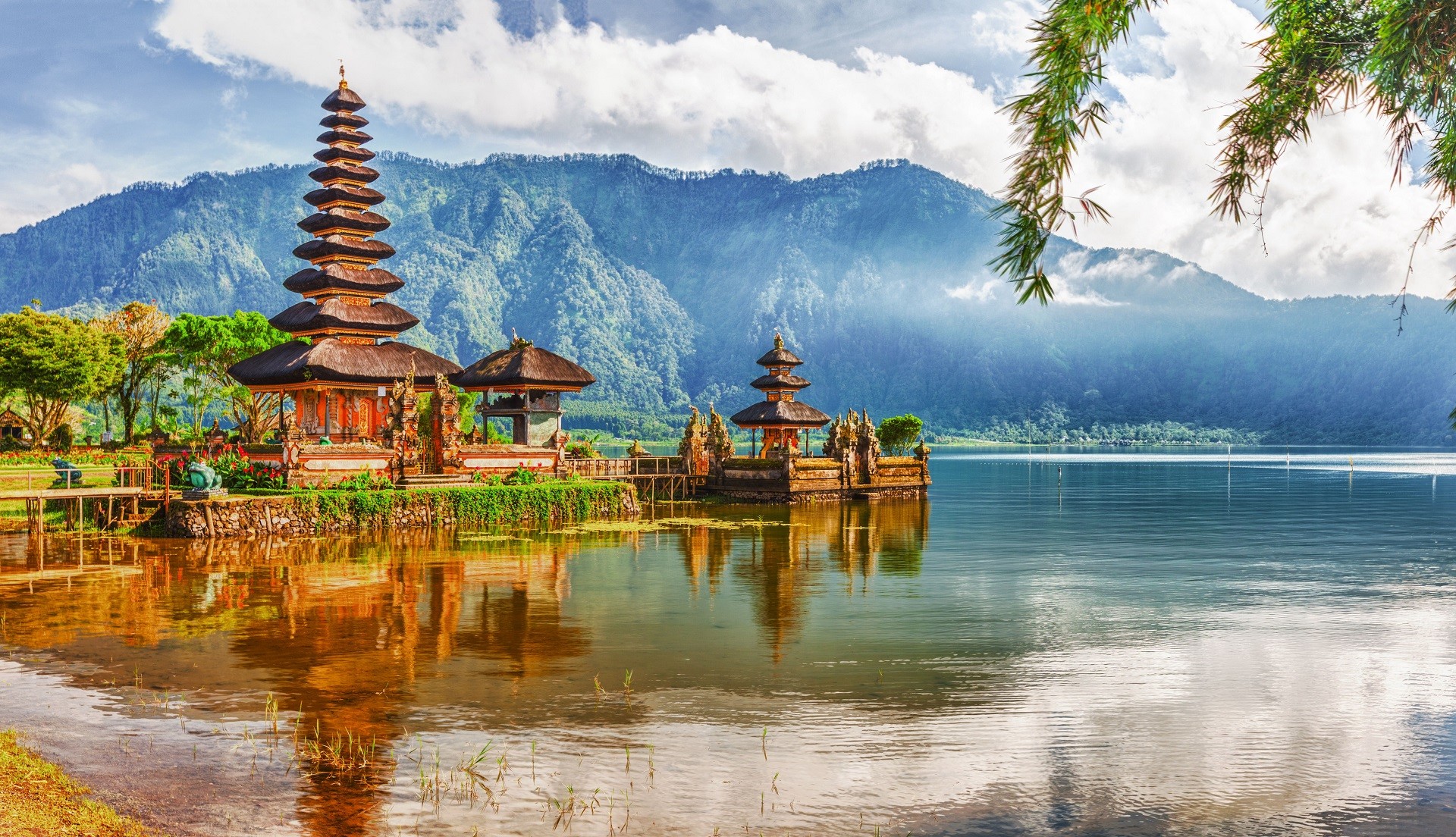 świątynia na wodzie na Bali