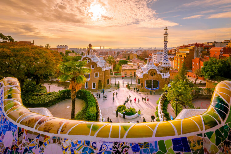 park guell miasteczko gaudiego w barcelonie