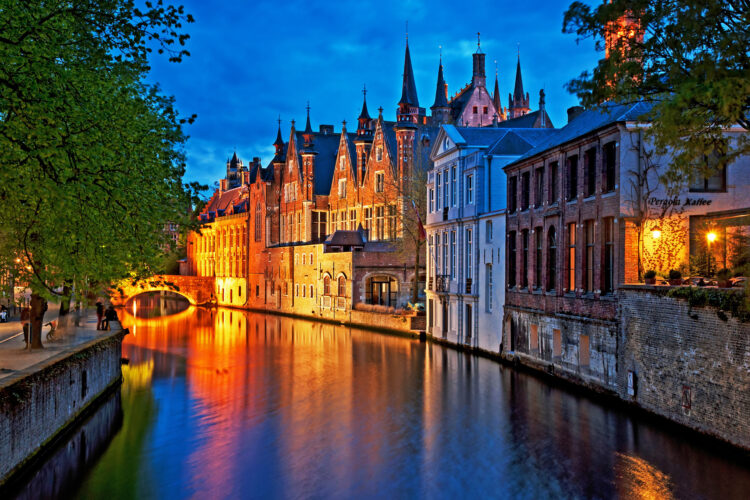 brugia w zachodniej belgii – miasto nad kanałami