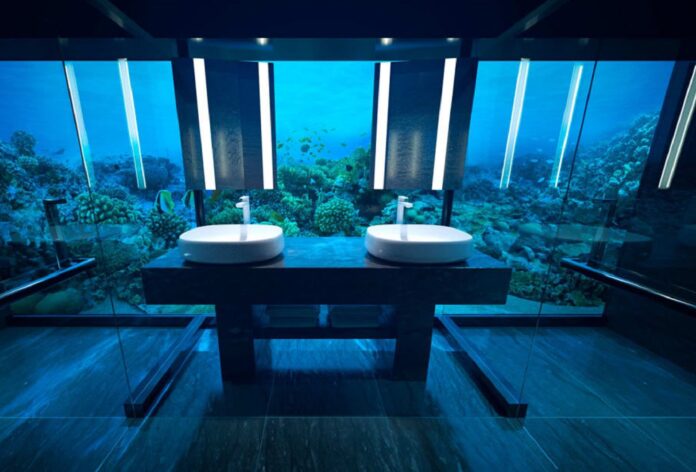 łazienka w podwodnym hotelu