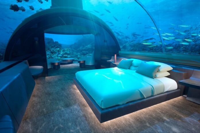 sypialnia w podwodnym hotelu
