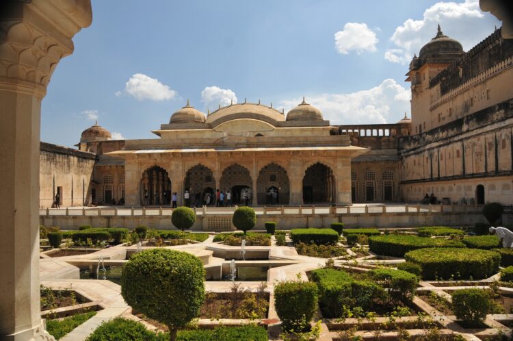 amber fort w jaipurze, indie