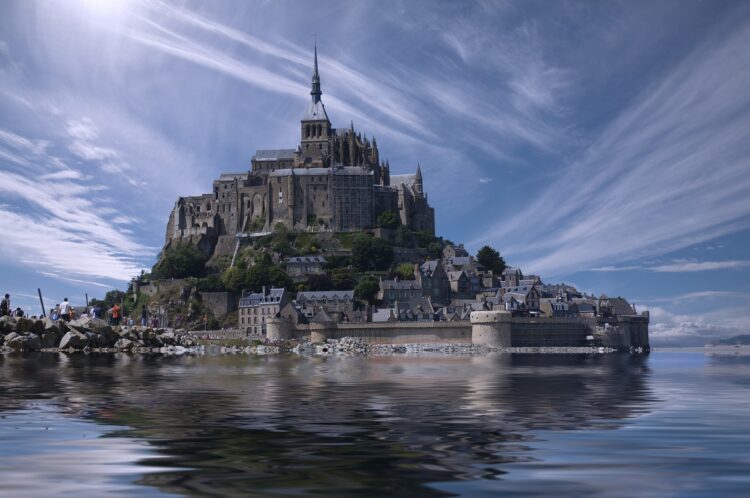 twierdza mont saint michel we francji