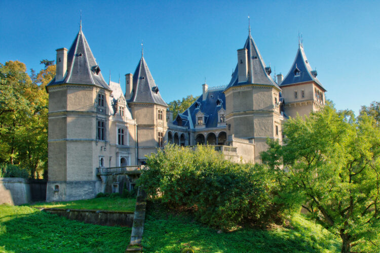pałac zamek w gołuchowie w wielkopolsce, polska