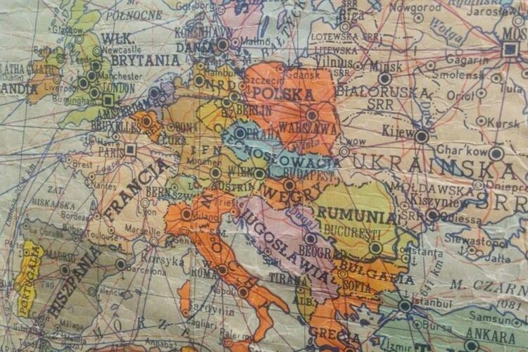 stara mapa świata z 1975 roku europa