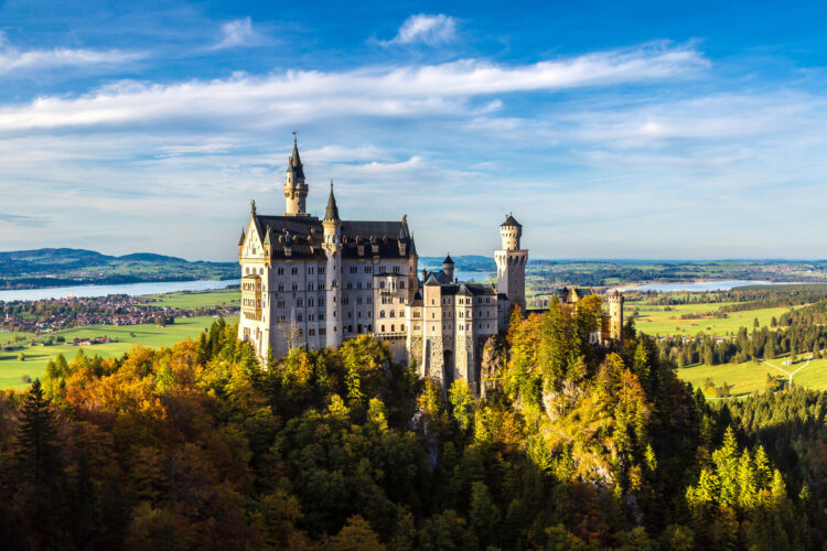 piękny zamek neuschwanstein w niemczech