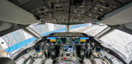 Nowy dreamliner LOT-u, kabina pilotów