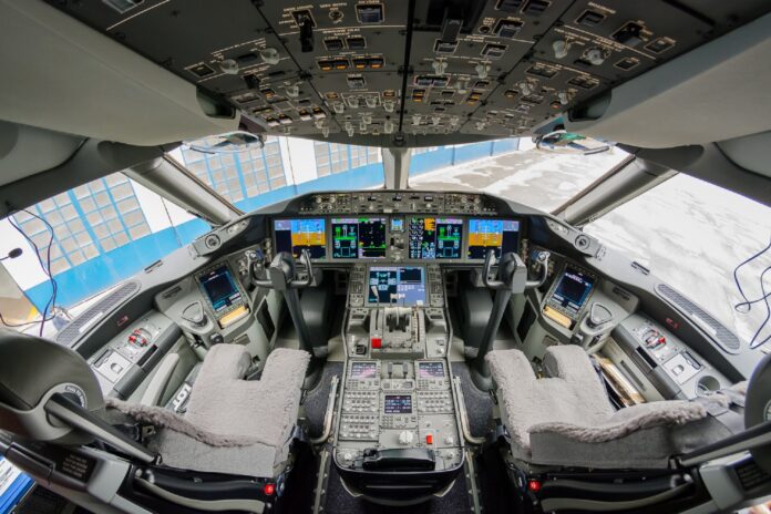 Nowy dreamliner LOT-u, kabina pilotów