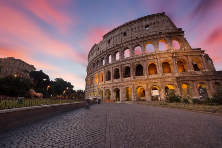 Koloseum o zachodzie słońca