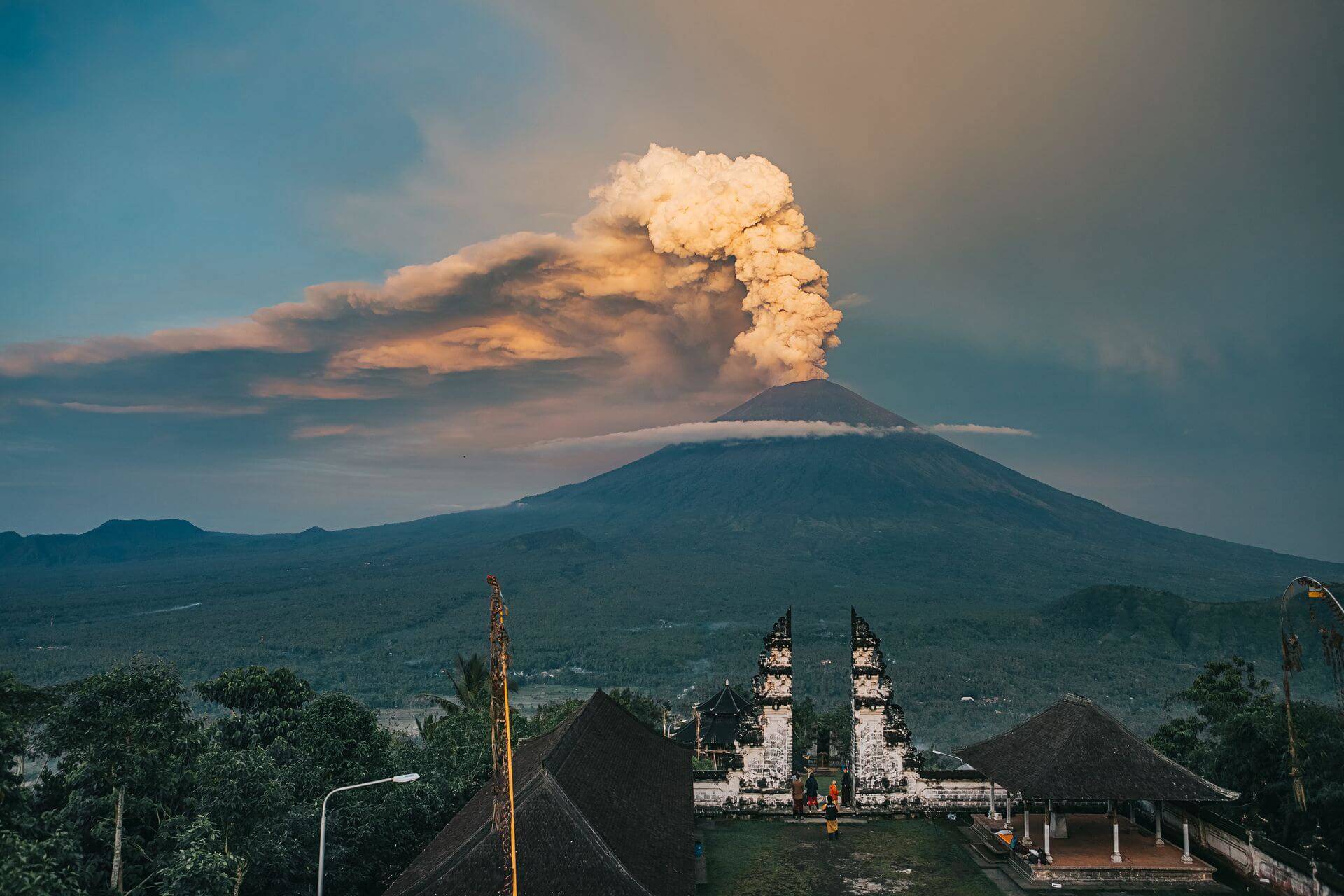 Erupcja wulkanu Agung na Bali