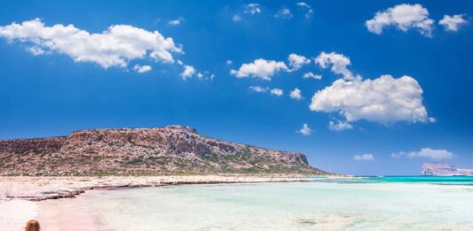 Różowa plaża Grecja