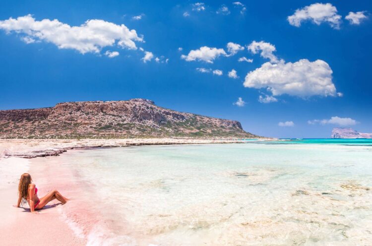 Różowa plaża Grecja