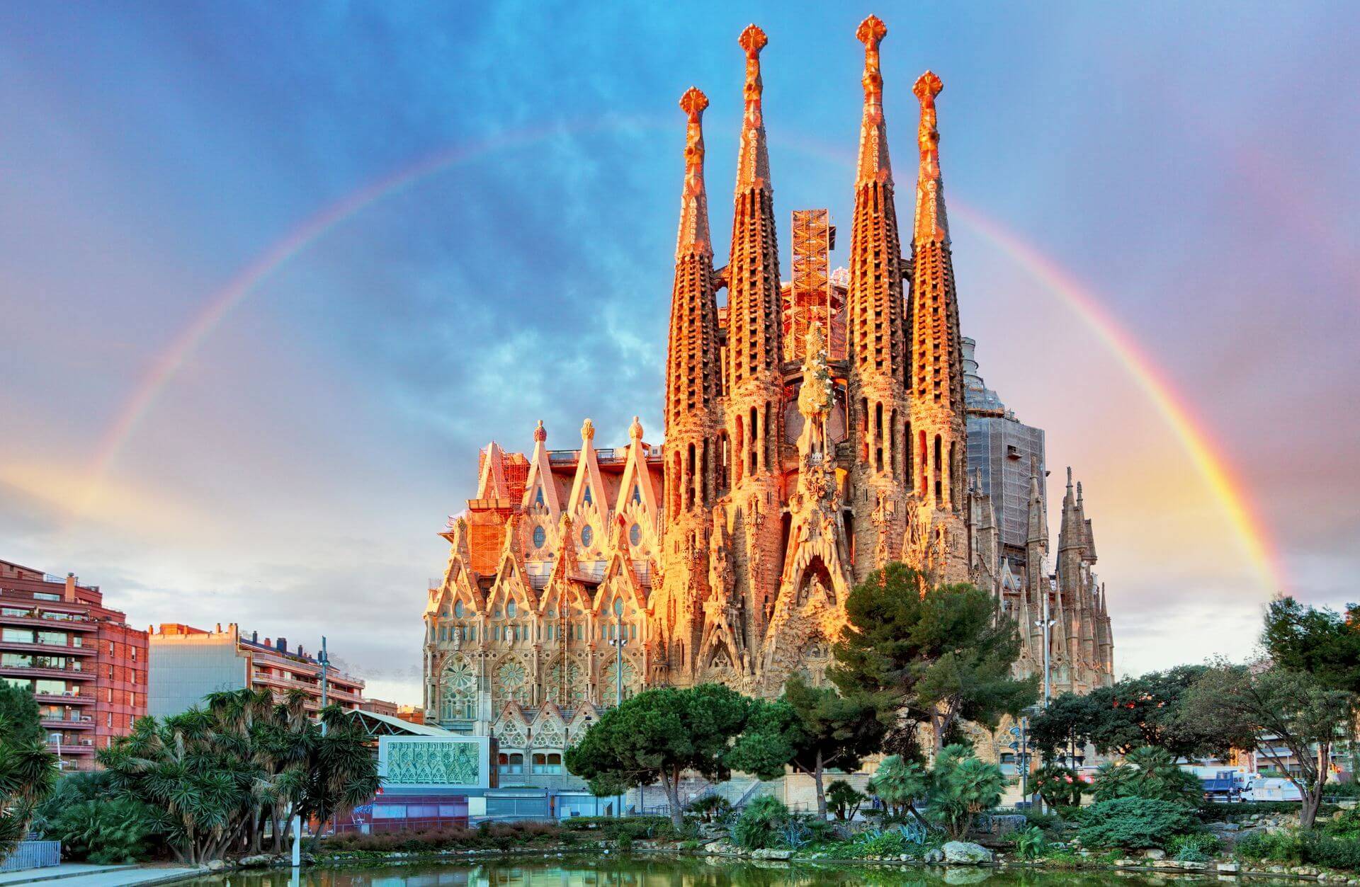 tęcza nad la sagrada familia