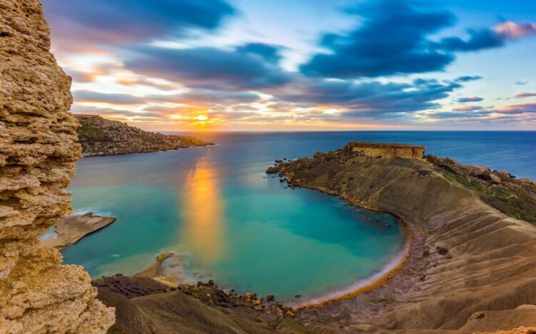 Plaża Gnejna bay na Malcie