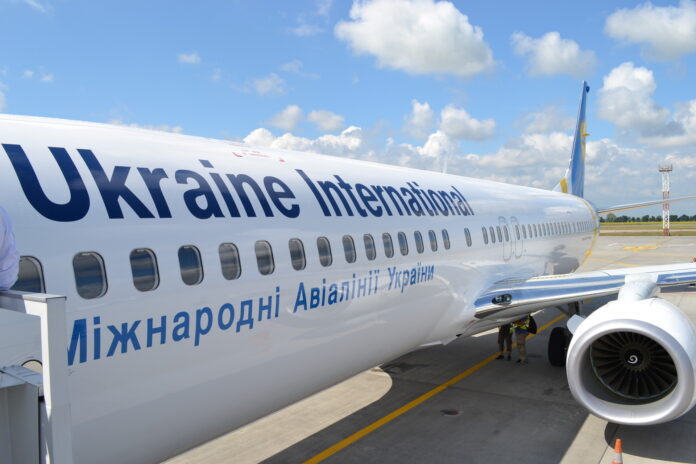 samolot Ukraine International Airlines UIA