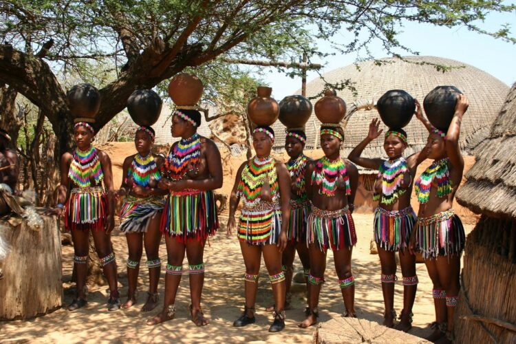 kobiety z afrykańskiego plemienia w Eswatini Suazi