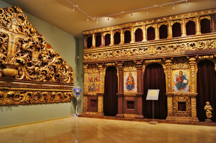 wystawa złoconych ikonostasów