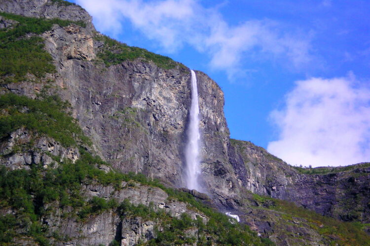 wodospad Kjelfossen w Norwegii
