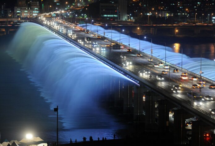 Fontanna most w Seulu