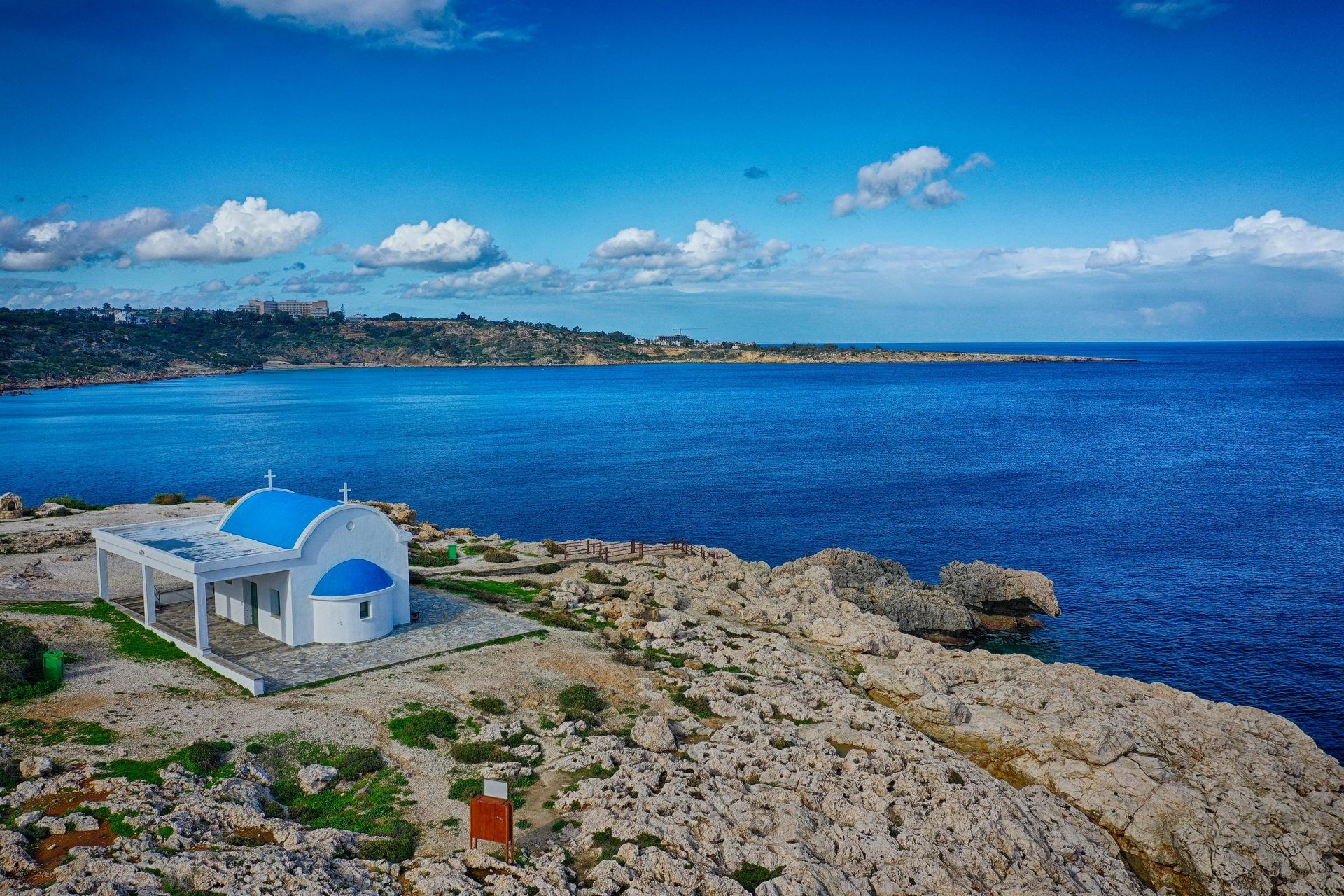 kapliczka na przylądku greco na cyprze