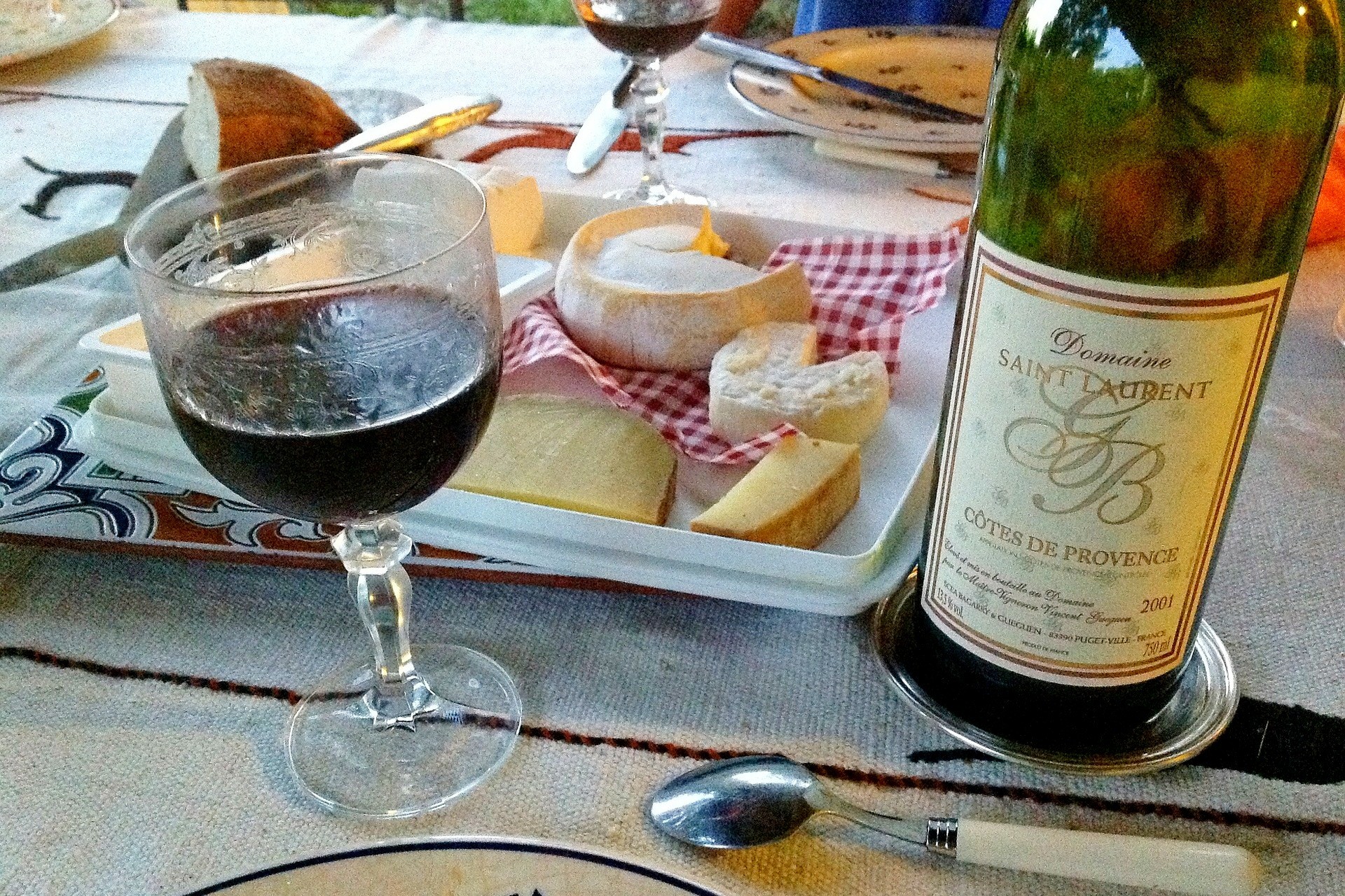francuskie wino i sery