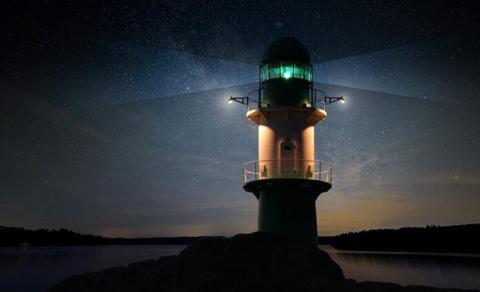 latarnia morska nocą