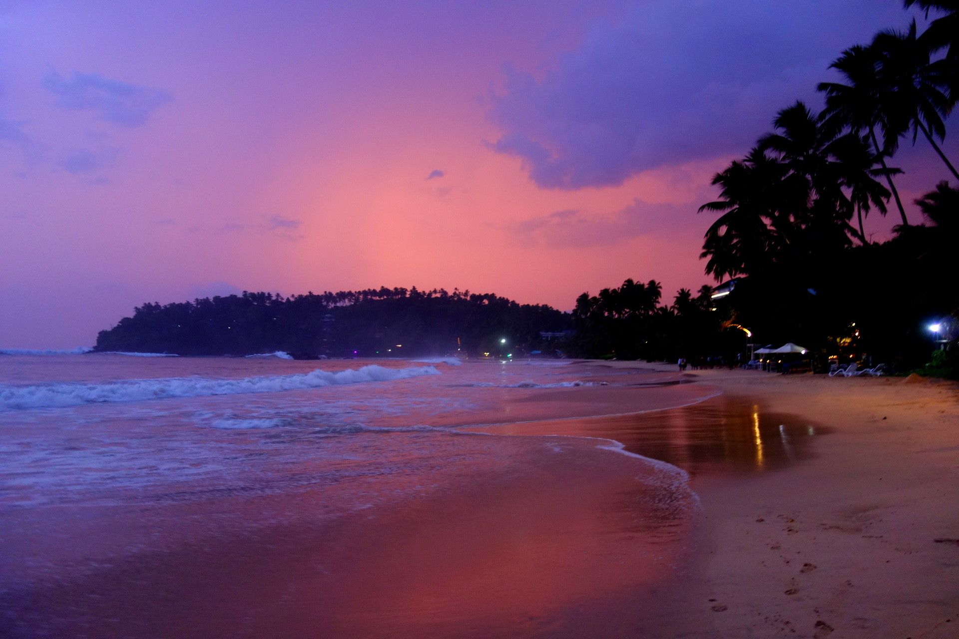 zachód słońca na plaży w mirissie sri lanka