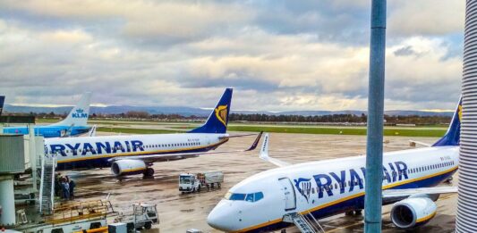 samoloty Ryanair na lotnisku