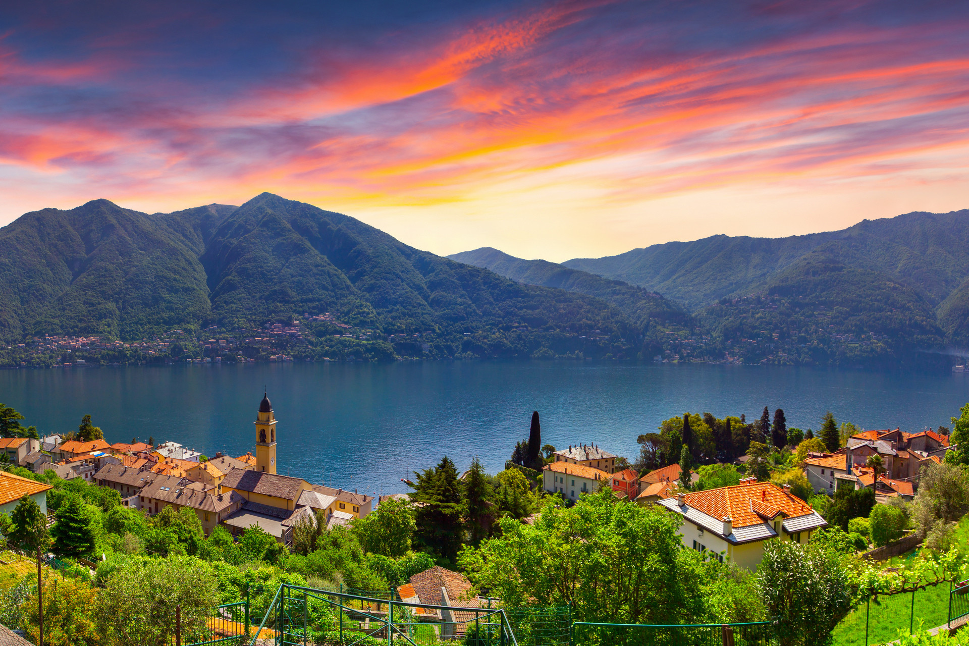 Najpiękniejsze jeziora w Europie — Como, Włochy.