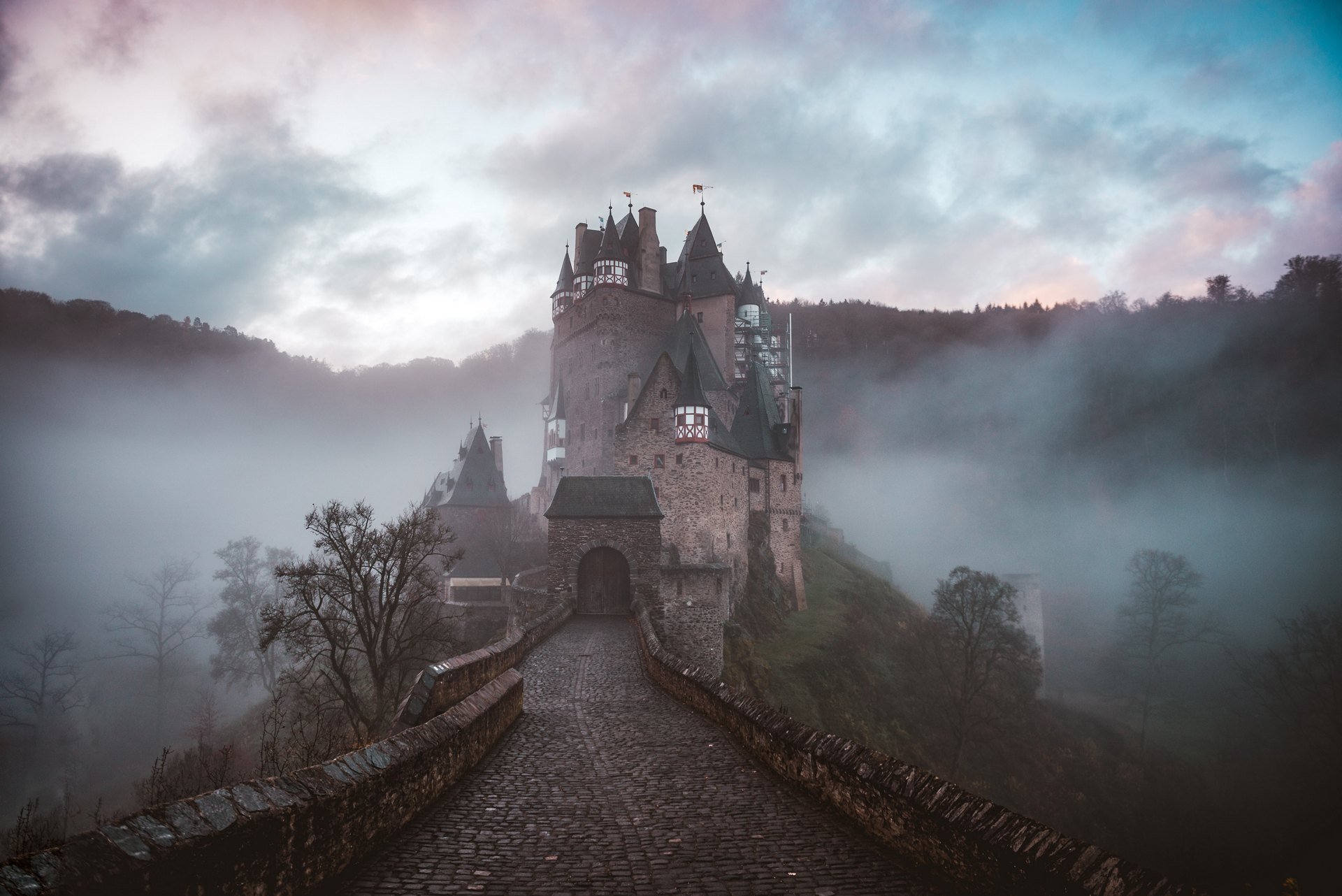zamek Eltz - najpiękniejsze zamki w niemczech