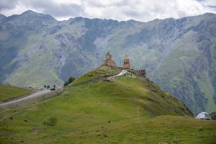 Klasztor Cminda Sameba w Gruzji