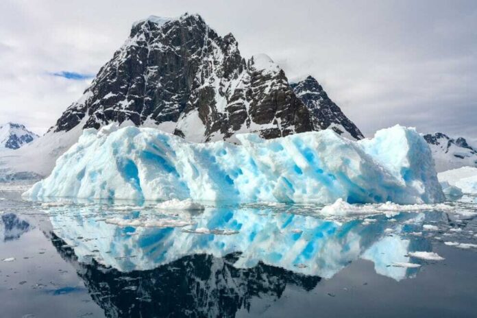 Lamaire Channel - Antarctica
