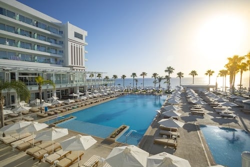 Constantinos The Great Beach Hotel