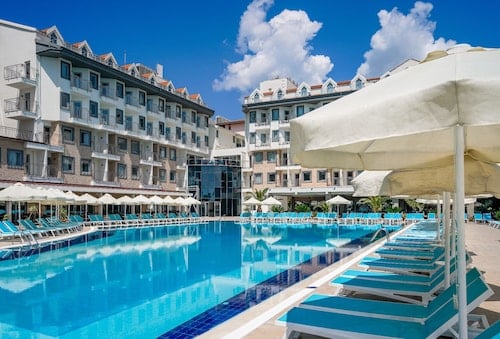 Side Aluna Hotel