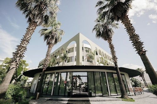 Flower Hotels & Resorts
