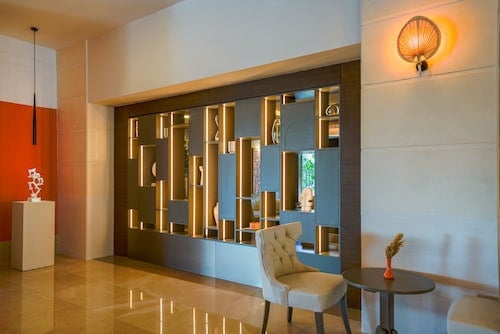 Side Aluna Hotel