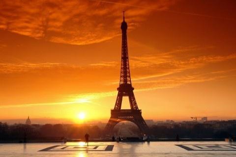 Chcesz spędzić noc w wieży Eiffela? Weź udział w konkursie!