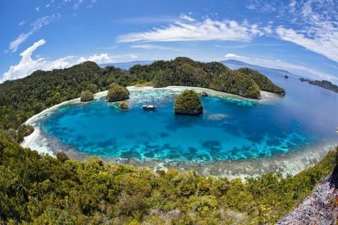 Spacer hańby na indonezyjskiej wyspie - tak ukarano Australijczyków