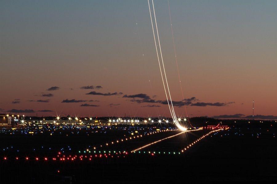 Czy krążenie samolotu nad lotniskiem oznacza kłopoty?