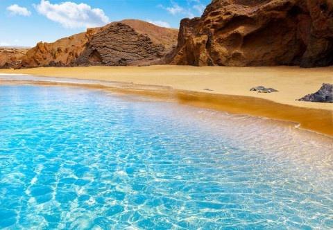 Fuerteventura-La-Pared-beach-at-Canary-Islands-Pajara-of-Spain-shutterstock_374109694-1