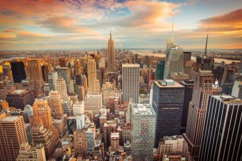 New-York-Sunset-aerial-view-of-New-York-City-looking-over-midtown-Manhattan-towards-downtown.-shutterstock_199319276