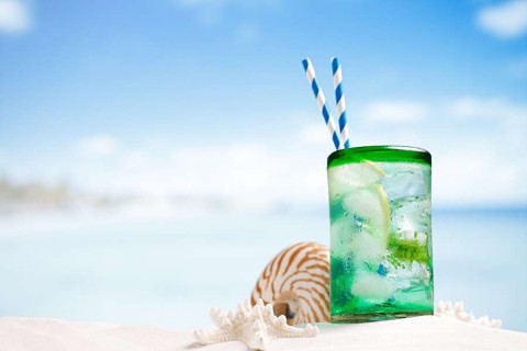 ibiza-mojito-cocktail-with-ice-rum--75921242