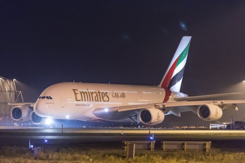 Linie Emirates zaprezentowały pierwszy na świecie dwuklasowy A380 podczas Dubai Airshow