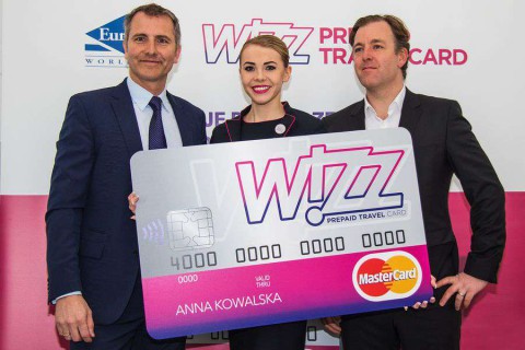 Wizz Air i Euronet wprowadzają wielowalutową kartę WIZZ PREPAID TRAVEL